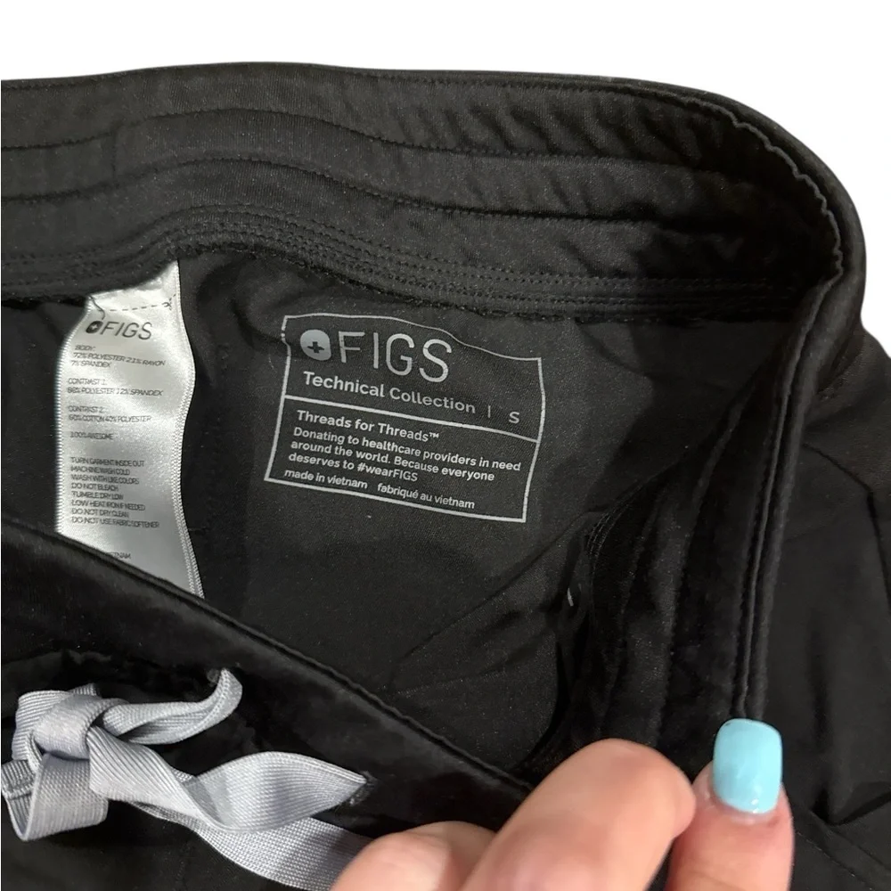 Figs Men's Black Jogger scrub pants